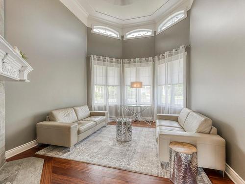 Salon - 107 Rue St-Pierre E., Saint-Sauveur, QC - Indoor Photo Showing Living Room