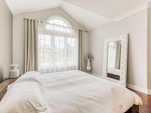 Master bedroom - 107 Rue St-Pierre E., Saint-Sauveur, QC - Indoor Photo Showing Bedroom