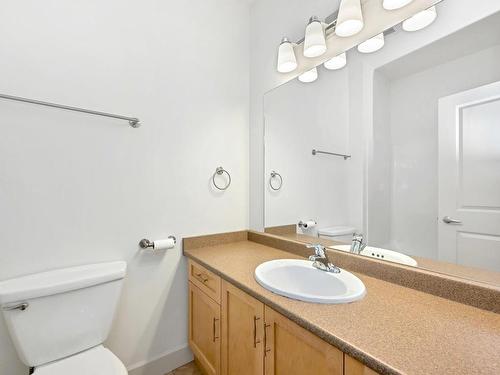 402-3226 Jacklin Rd, Langford, BC - Indoor Photo Showing Bathroom