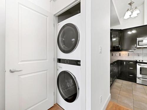 402-3226 Jacklin Rd, Langford, BC - Indoor Photo Showing Laundry Room
