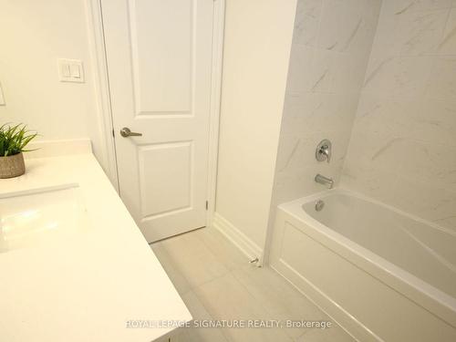 131 Union Blvd, Wasaga Beach, ON - Indoor Photo Showing Bathroom