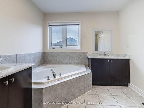 85 Cookview Dr, Brampton, ON - Indoor Photo Showing Bathroom