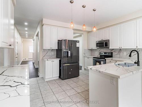 85 Cookview Dr, Brampton, ON - Indoor Photo Showing Kitchen With Upgraded Kitchen