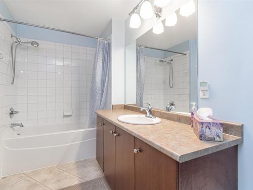 2207-1873 Country Club Drive, Kelowna, BC - Indoor Photo Showing Bathroom