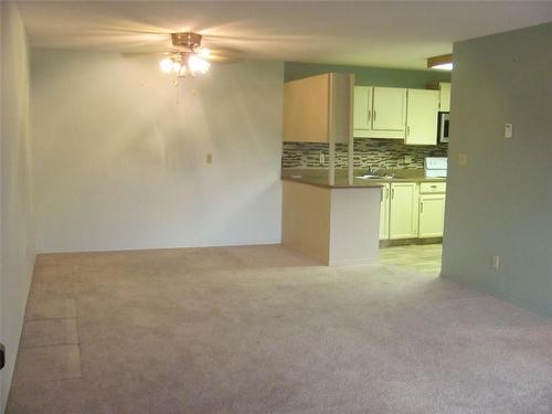 102-3608 27 Avenue, Vernon, BC - Indoor Photo Showing Kitchen