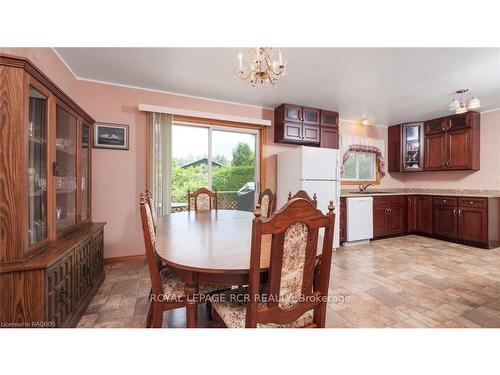 15 Brackenbury St, Grey Highlands, ON - Indoor Photo Showing Dining Room