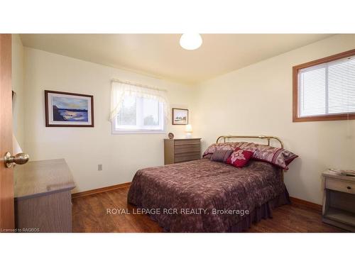 15 Brackenbury St, Grey Highlands, ON - Indoor Photo Showing Bedroom