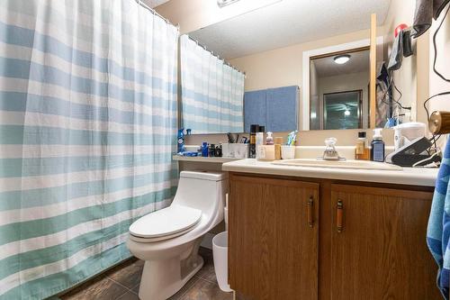 109-2085 Gordon Drive, Kelowna, BC - Indoor Photo Showing Bathroom