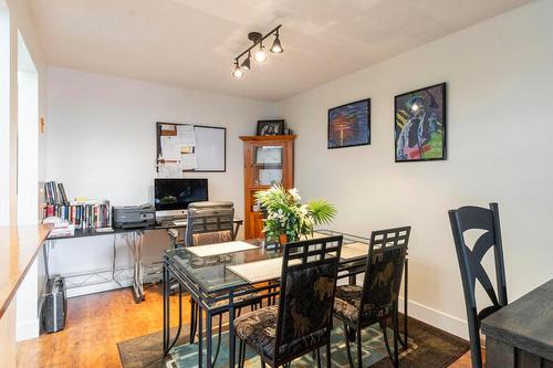 109-2085 Gordon Drive, Kelowna, BC - Indoor Photo Showing Dining Room