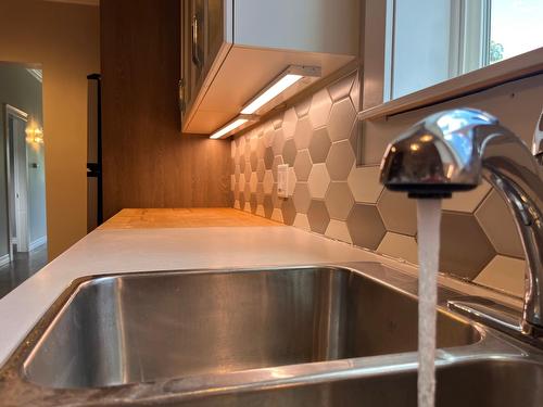 419 A Avenue, Kaslo, BC - Indoor Photo Showing Kitchen With Double Sink