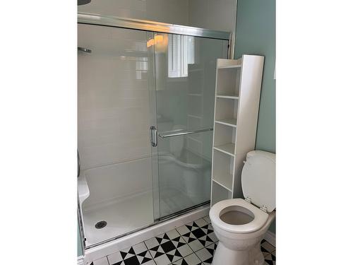 419 A Avenue, Kaslo, BC - Indoor Photo Showing Bathroom