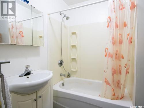 1126 Montague Street, Regina, SK - Indoor Photo Showing Bathroom