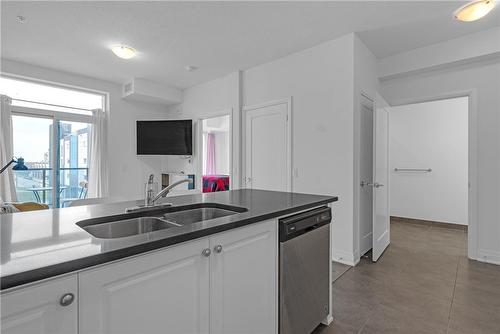 16 Concord Place|Unit #431, Grimsby, ON - Indoor Photo Showing Kitchen With Double Sink