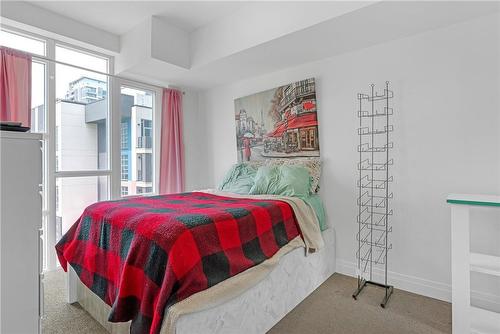 16 Concord Place|Unit #431, Grimsby, ON - Indoor Photo Showing Bedroom