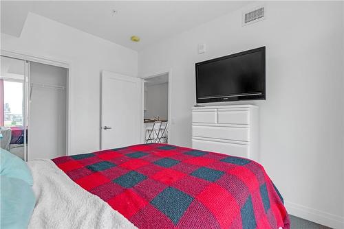 16 Concord Place|Unit #431, Grimsby, ON - Indoor Photo Showing Bedroom