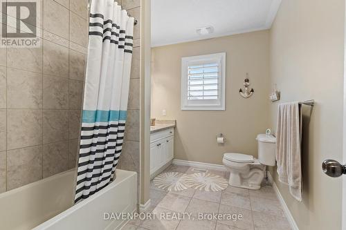 62 Woodbine Avenue N, Kitchener, ON - Indoor Photo Showing Bathroom