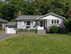 3 Grosvenor Road  Kearney Lake, NS B3M 2E1