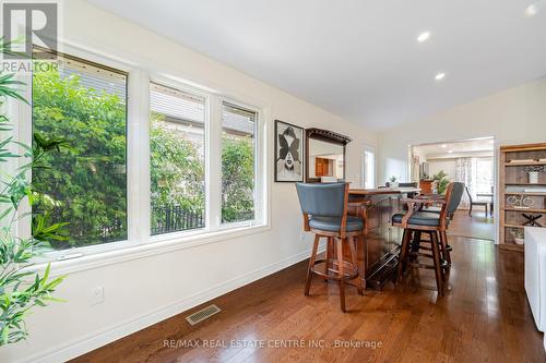 418 Tennyson Drive, Oakville, ON - Indoor Photo Showing Dining Room