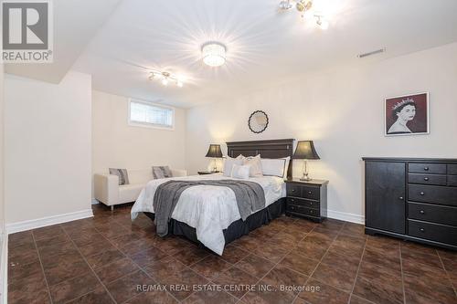 418 Tennyson Drive, Oakville, ON - Indoor Photo Showing Bedroom