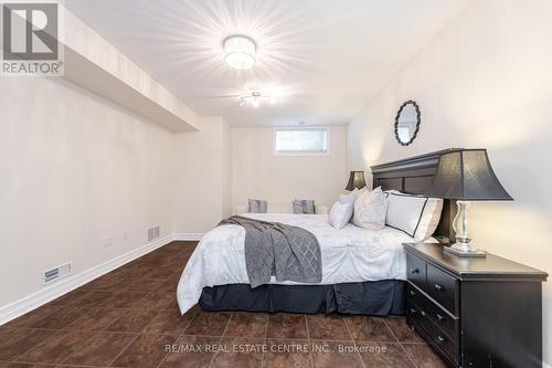 418 Tennyson Drive, Oakville, ON - Indoor Photo Showing Bedroom