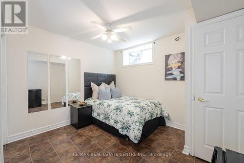 418 Tennyson Drive, Oakville, ON - Indoor Photo Showing Bedroom