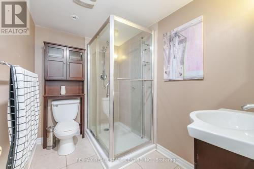 418 Tennyson Drive, Oakville, ON - Indoor Photo Showing Bathroom