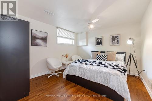 418 Tennyson Drive, Oakville, ON - Indoor Photo Showing Bedroom