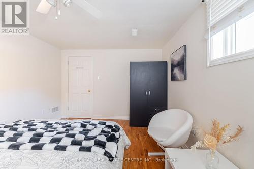 418 Tennyson Drive, Oakville, ON - Indoor Photo Showing Bedroom