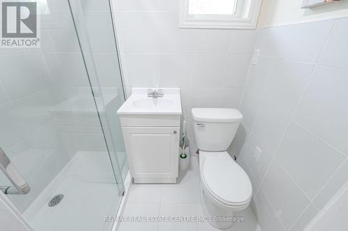 418 Tennyson Drive, Oakville, ON - Indoor Photo Showing Bathroom