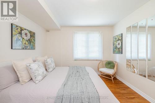 418 Tennyson Drive, Oakville, ON - Indoor Photo Showing Bedroom