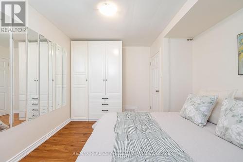 418 Tennyson Drive, Oakville, ON - Indoor Photo Showing Bedroom