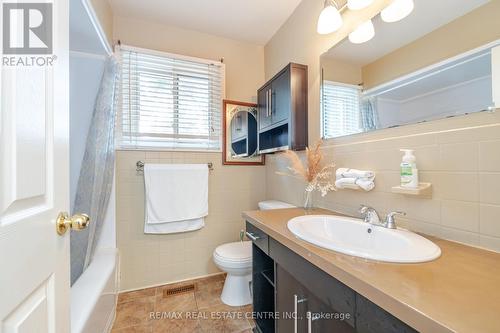 418 Tennyson Drive, Oakville, ON - Indoor Photo Showing Bathroom