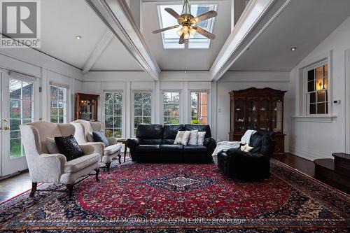 2625 Hammond Road, Mississauga (Sheridan), ON - Indoor Photo Showing Living Room