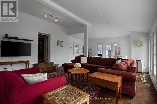 2625 Hammond Road, Mississauga, ON - Indoor Photo Showing Living Room