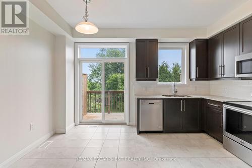 29 - 1169 Garner Road E, Hamilton, ON - Indoor Photo Showing Kitchen