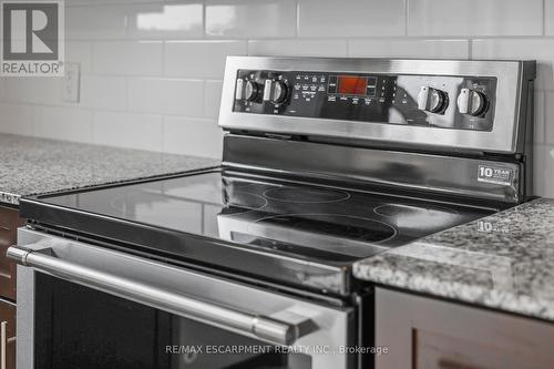 29 - 1169 Garner Road E, Hamilton, ON - Indoor Photo Showing Kitchen