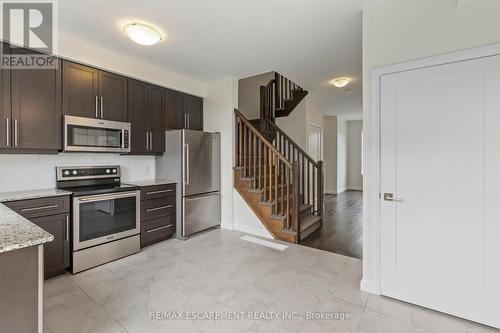 29 - 1169 Garner Road E, Hamilton, ON - Indoor Photo Showing Kitchen