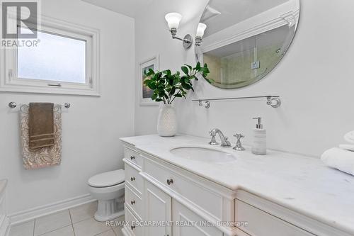 15 Laurendale Avenue, Hamilton, ON - Indoor Photo Showing Bathroom