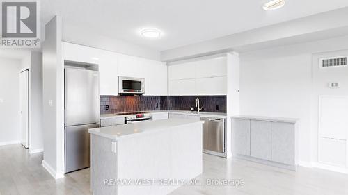 803 - 170 Water Street N, Cambridge, ON - Indoor Photo Showing Kitchen