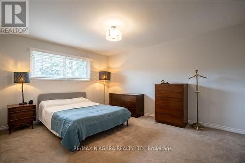 1740 Four Mile Creek Road, Niagara-On-The-Lake, ON - Indoor Photo Showing Bedroom