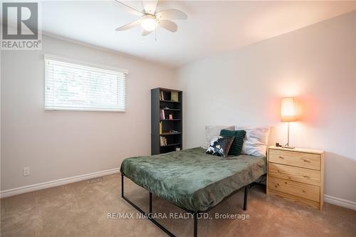 1740 Four Mile Creek Road, Niagara-On-The-Lake, ON - Indoor Photo Showing Bedroom