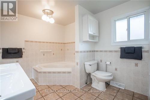 1740 Four Mile Creek Road, Niagara-On-The-Lake, ON - Indoor Photo Showing Bathroom