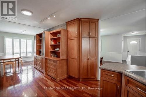 1740 Four Mile Creek Road, Niagara-On-The-Lake, ON - Indoor Photo Showing Kitchen