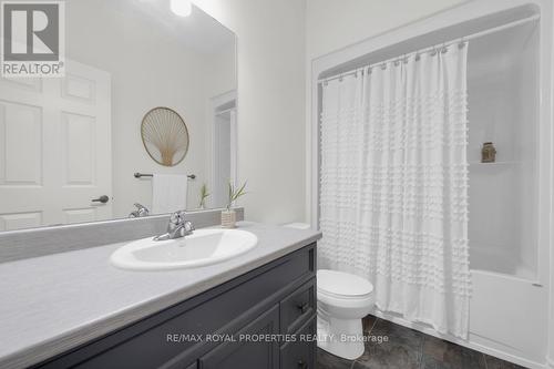 54 Ledgerock Court, Belleville, ON - Indoor Photo Showing Bathroom