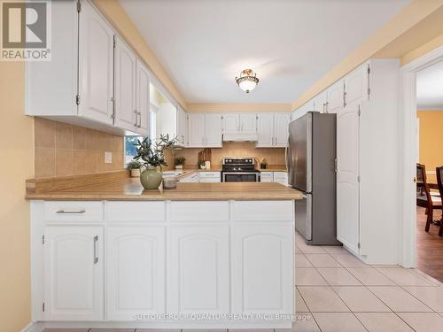 3569 Belvedere Crescent, Mississauga, ON - Indoor Photo Showing Kitchen