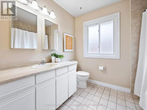 3569 Belvedere Crescent, Mississauga, ON - Indoor Photo Showing Bathroom