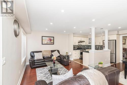 4825 Verdi Street, Burlington, ON - Indoor Photo Showing Living Room