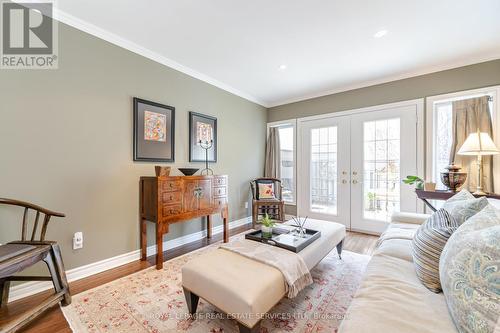 331 Robinson Street, Oakville, ON - Indoor Photo Showing Living Room