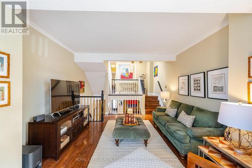 331 Robinson Street, Oakville, ON - Indoor Photo Showing Living Room