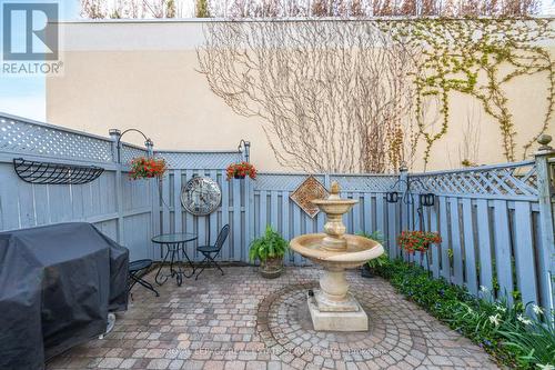 331 Robinson Street, Oakville, ON - Outdoor